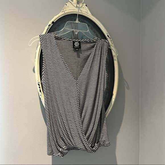 New without tags size Small black and white striped tank - Picture 1 of 6